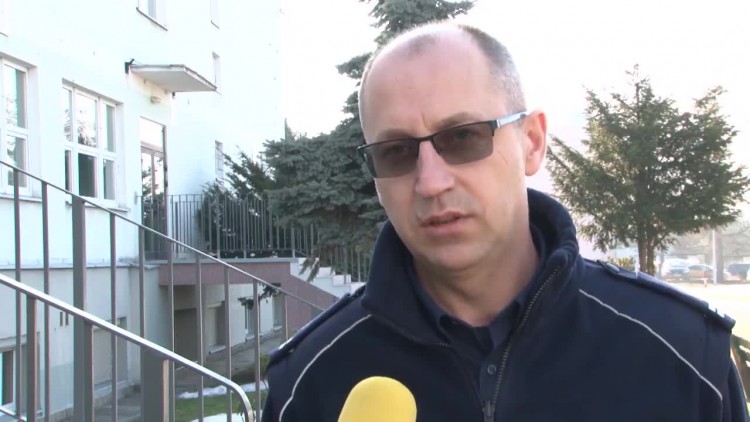 praca_w_policji_z_belkami.mp4